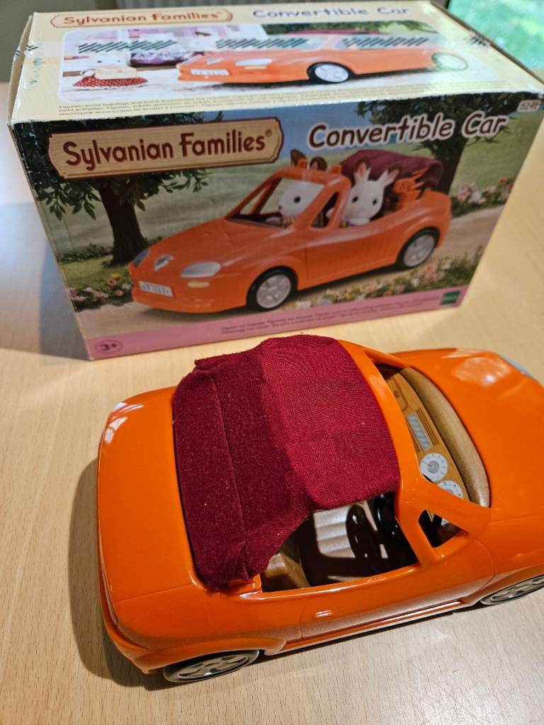 Sylvanian families convertible car 5241 Age 3 + Comes with box VGC 