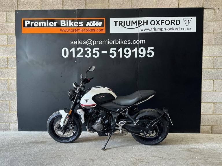 STUNNING ONE OWNER 2022/22 TRIUMPH TRIDENT 660 MOTORCYCLE