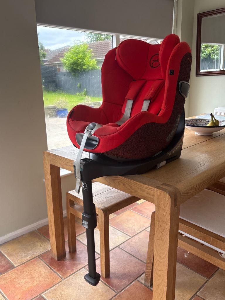 Cybex Sirona Z2 Car Seat + Base Z