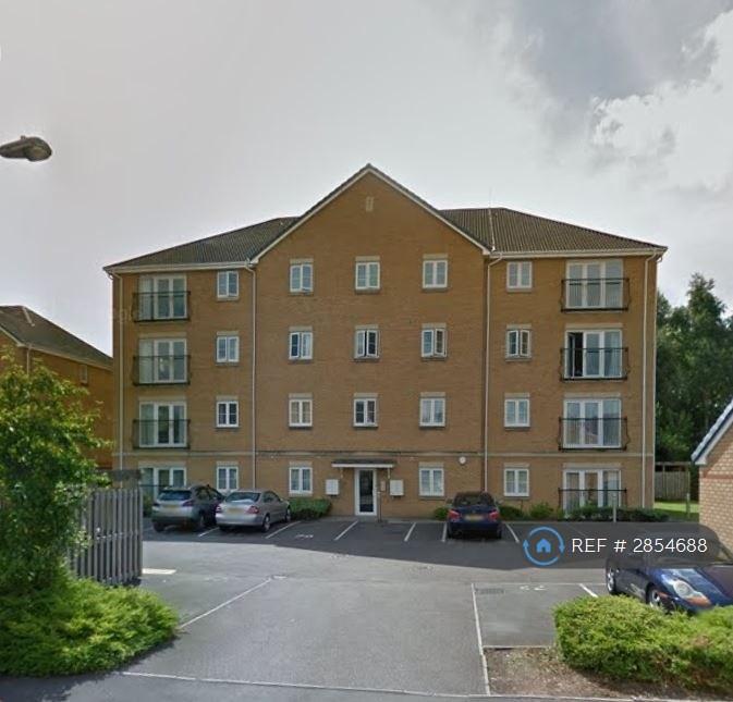 2 bedroom flat in Wyncliffe Gardens, Cardiff, CF23 (2 bed) (#2854688)