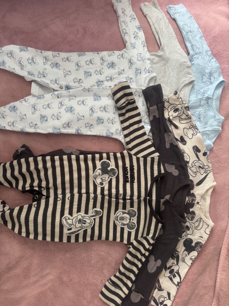 Disney sleep suits 0-3