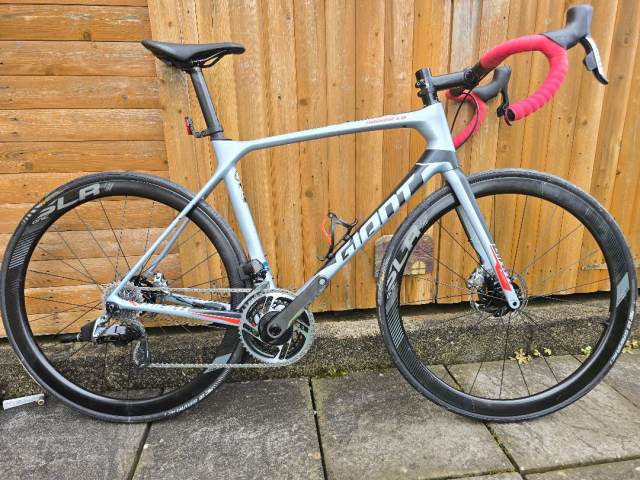 Giant TCR Advanced Pro 1 Disc Carbon Road Bike SRAM Red AXS