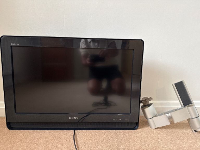 Sony Bravia TV with Wall Mount - Good Condition