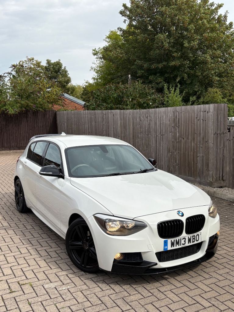 BMW, 1 SERIES, Hatchback, 2013, Manual, 1995 (cc), 5 doors