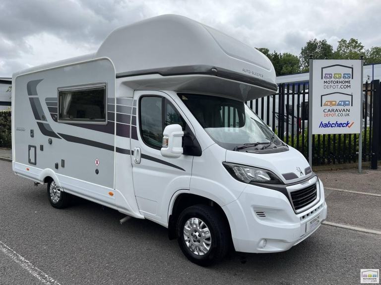 Autosleeper Braodway EK 5 Berth 4 Belts