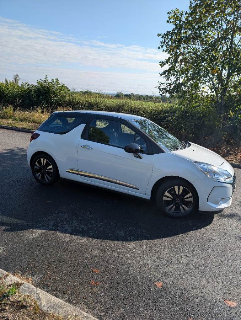 DS, DS 3, Hatchback, 2017, Manual, 1199 (cc), 3 doors