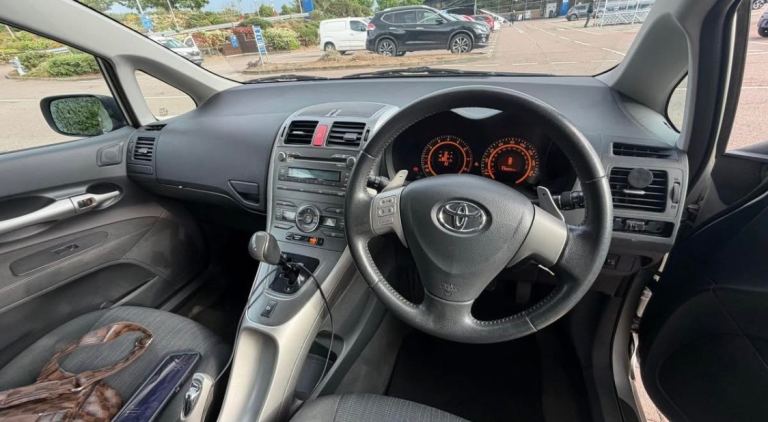Toyota Yaris semi automatic