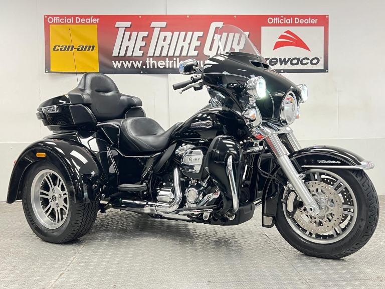 2017 66 Harley-Davidson Tri Glide 107 Trike - 3500 Miles 