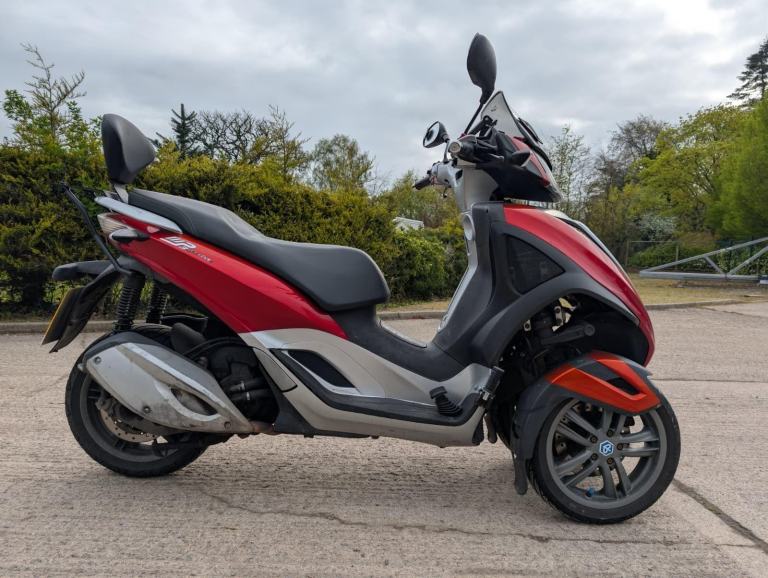 201666 Piaggio MP3 300 Yourban Lt Three Wheeler Petrol Automatic