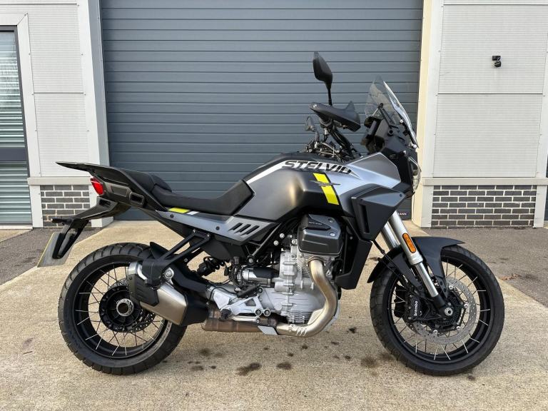MOTO GUZZI STELVIO PFF 1042cc 2024 - ONLY 594 MILES!