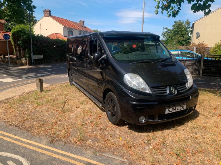 2014 Renault traffic 2.0 dci minibus  9 seater crew cab Vivaro black 