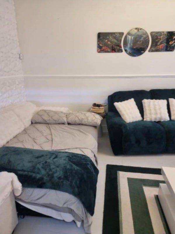 Spacious Double Room Available in a Well-Located Home
