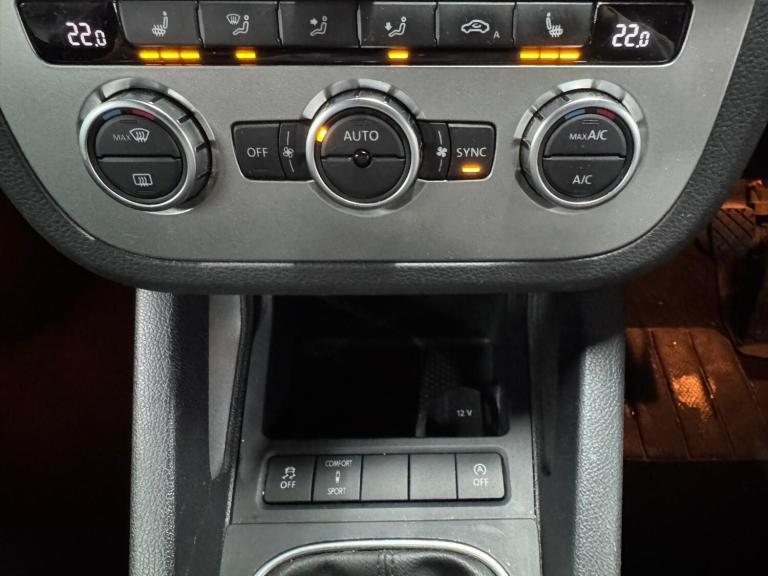 2012 Volkswagen Scirocco 2.0 TDi BlueMotion Tech GT 3dr [Nav/Leather] COUPE DIESEL Manual