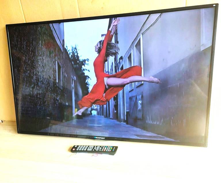 Blaupunkt 43" inch Full HD 1080p LED Smart TV Netflix Youtube HDMI Freeview HD
