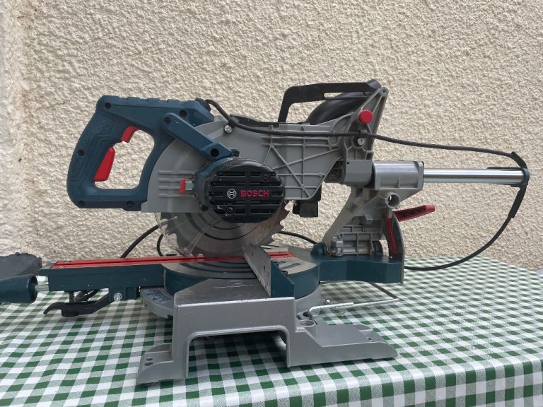 Bosch Sliding Mitre Saw – Good Condition
