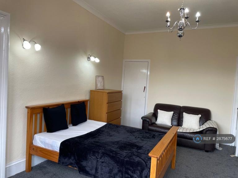 4 bedroom flat in West Princes St, Glasgow, G4 (4 bed) (#2875677)