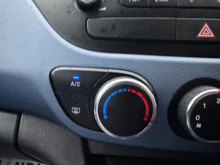 2014 Hyundai i10 1.0 Premium Euro 5 5dr HATCHBACK Petrol Manual