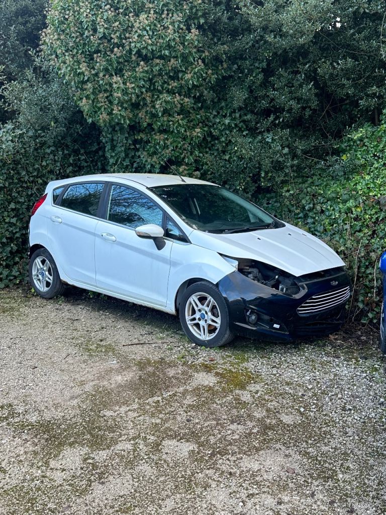 Fiesta breaking for spares 