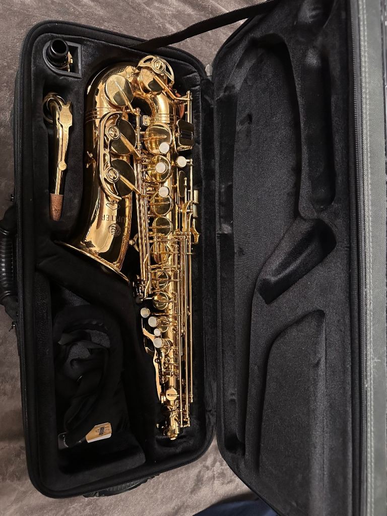 Jupiter Alto Saxophone Full Set – Excellent Condition – With Case