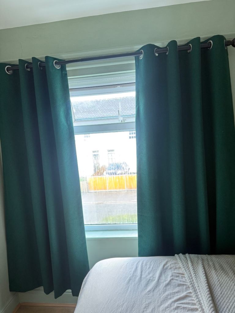 Pair of Green Eyelet Blackout Curtains - Good Condition