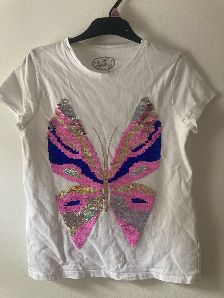 Girls T-shirt age 10-11 