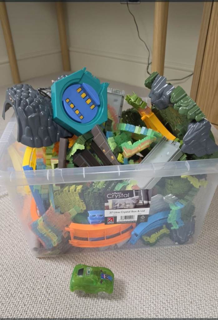 Box of Glow Track & 1 Car