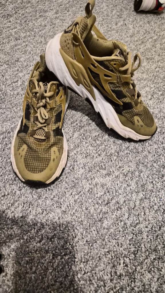 Khaki fila trainers size 5.5 