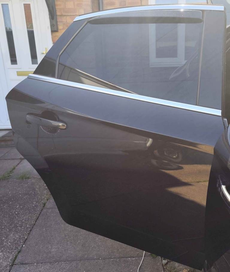 Ford Mondeo Titanium Business Edition Mk4 Black Panther G6  Right/Back Door £30   