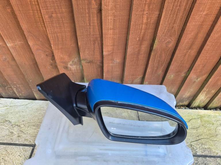 Used Hyundai kona mirror driver side 