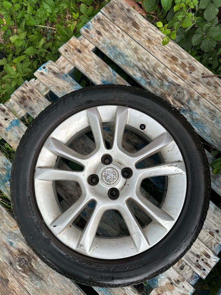 Vauxhall Corsa Alloy Wheel (1 Wheel)