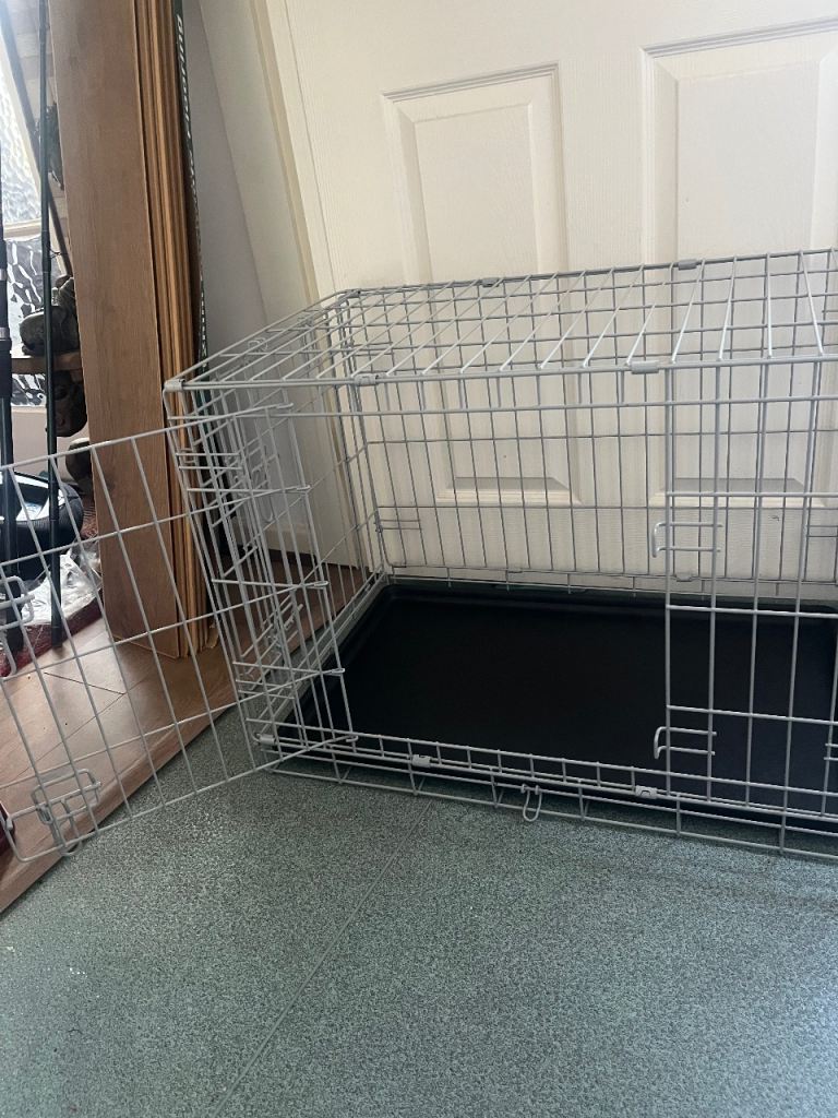 Medium dog crate 