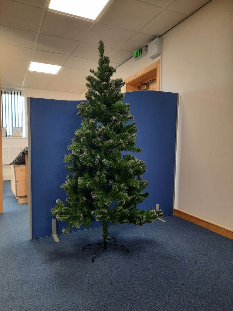 Artificial Christmas tree 