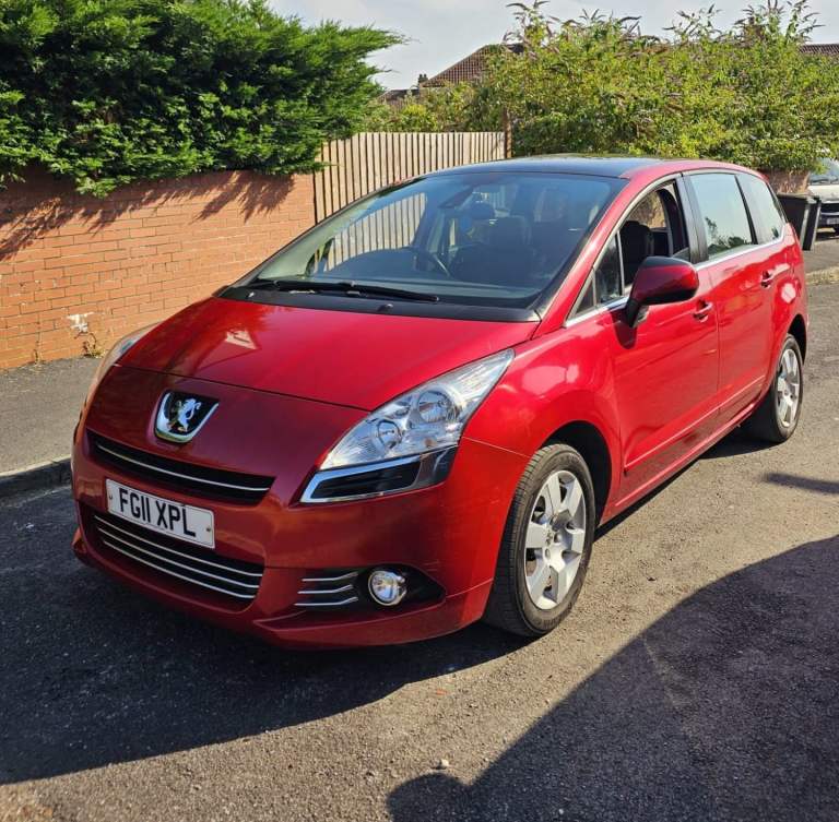 Peugeot, 5008, MPV, 2011, Manual, 1598 (cc), 5 doors