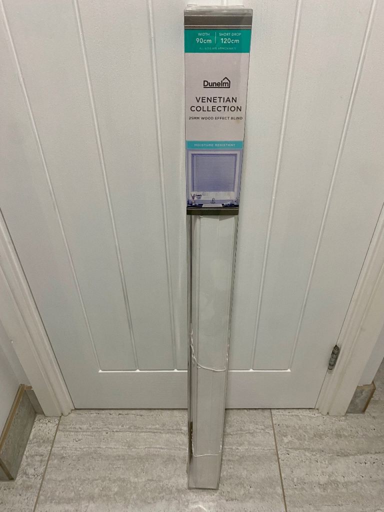 Brand new white fauxwood Venetian blind - W90cm & D 120cm