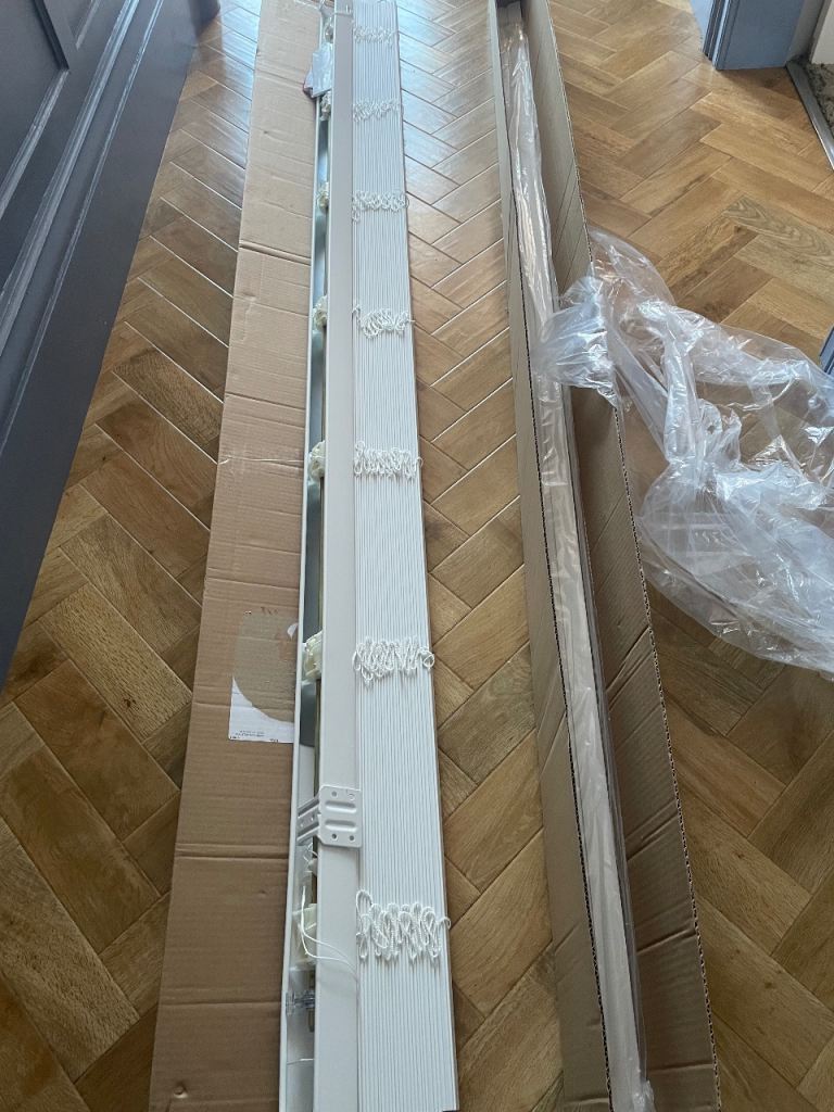 New unused Atlanta Bright White faux wood blind, 50mm slat, 1986mm wide 1116mm drop
