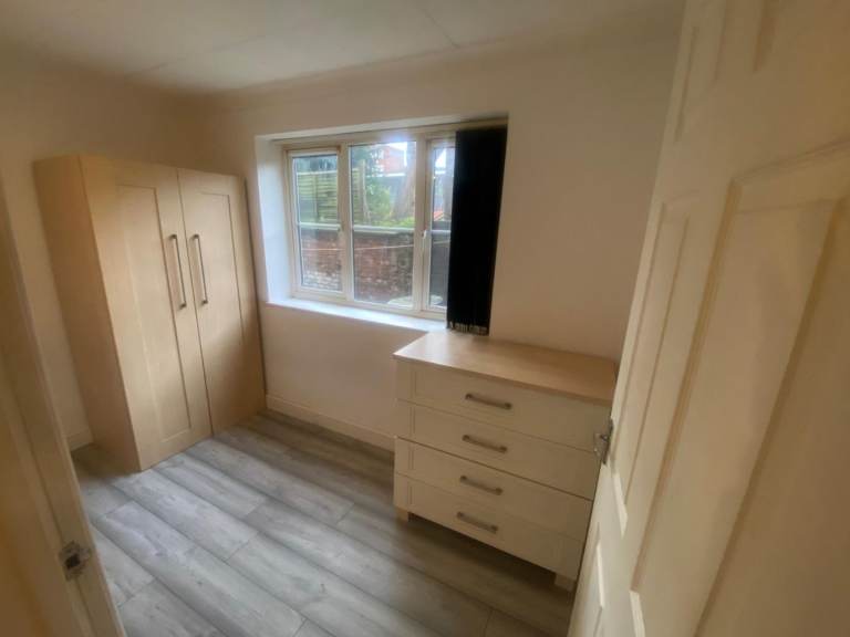 Spacious 1 bed flat to let 