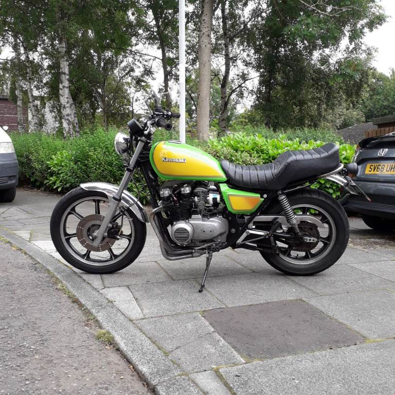 Kawasaki Z 550 LTD, mild custom.
