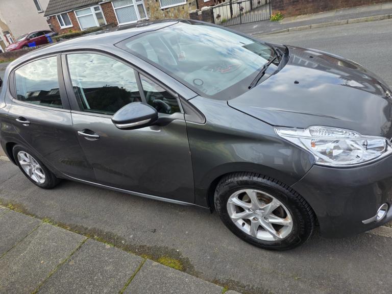 Peugeot, 208, Hatchback, 2015, Manual, 1199 (cc), 5 doors