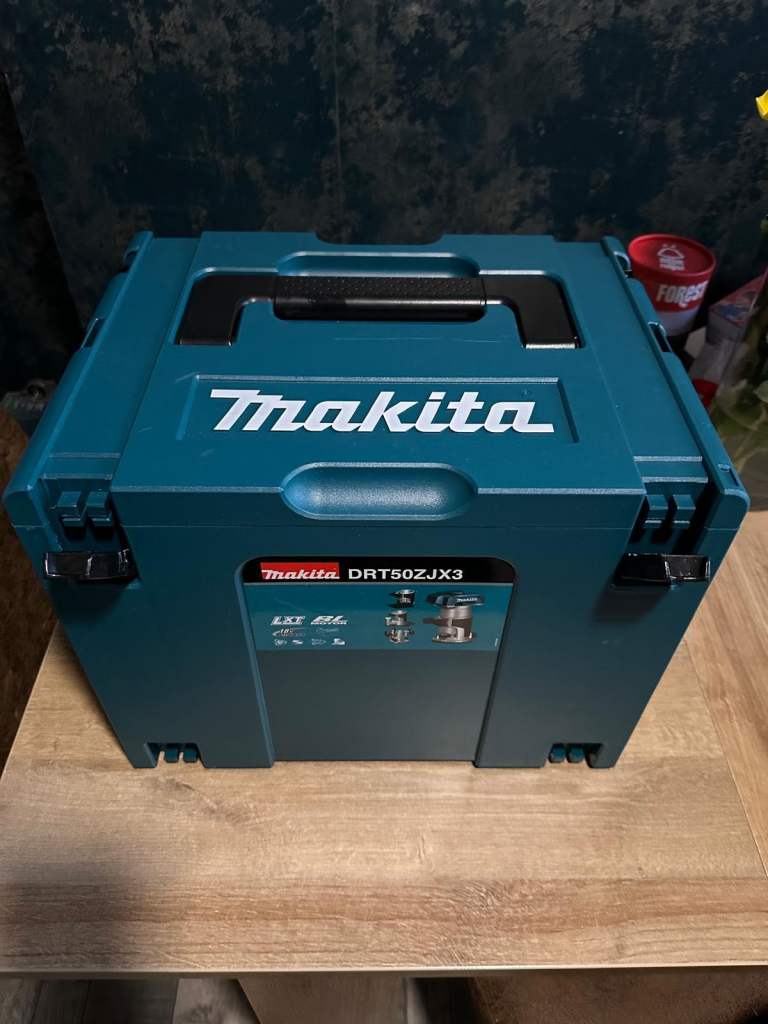 Makita Router - Makita DRT50ZJX3 18V LXT Brushless 1/4" Router Trimmer Body With Extra Bases In Case