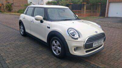 2020 MINI Hatch 1.5 One Classic II 5dr Auto [Comfort/Nav Pack] HATCHBACK PETROL Automatic