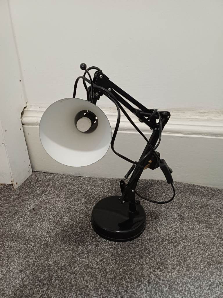 Black Desk Lamp with Adjustable Arm – Good Condition