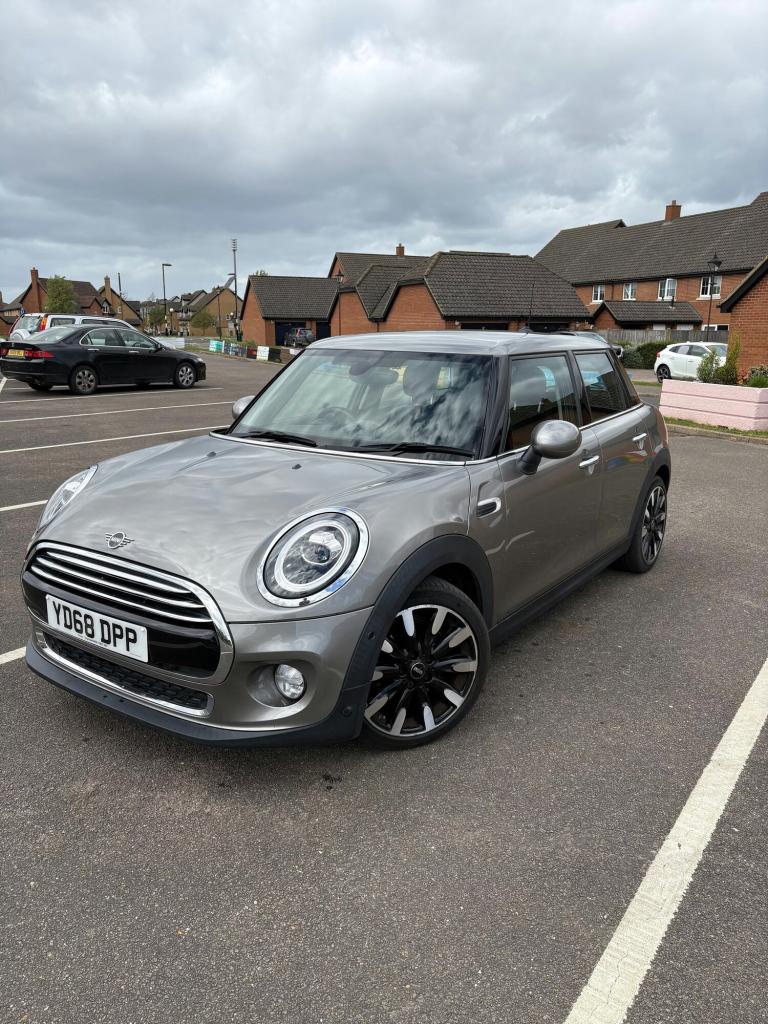 2019 MINI Hatch 1.5 Cooper Exclusive II 5dr Auto [Comfort/Nav Pck] Hatchback PETROL Automatic
