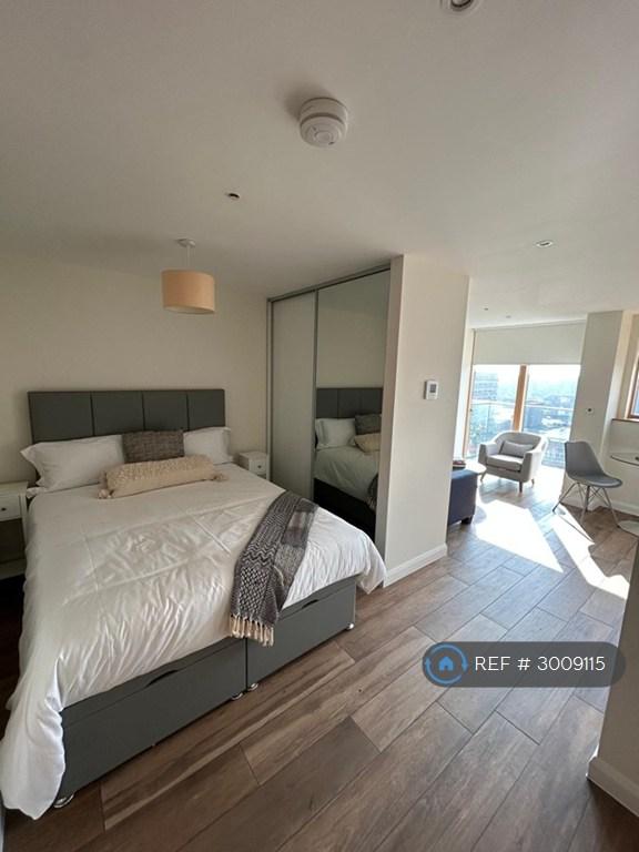 Studio flat in Queen Street, Maidenhead, SL6 (#3009115)