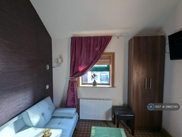 1 bedroom flat in Jesmond, Newcastle Upon Tyne, NE2 (1 bed) (#2960745)