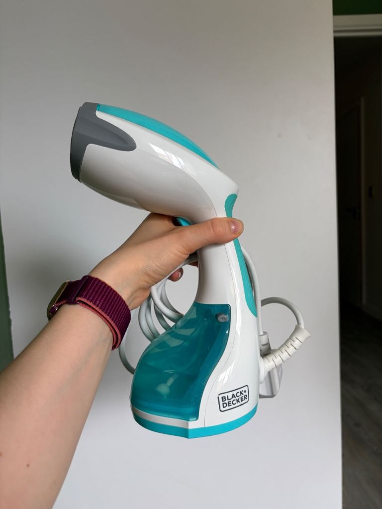 BLACK+DECKER Garment Steamer - White & Teal, Good Condition