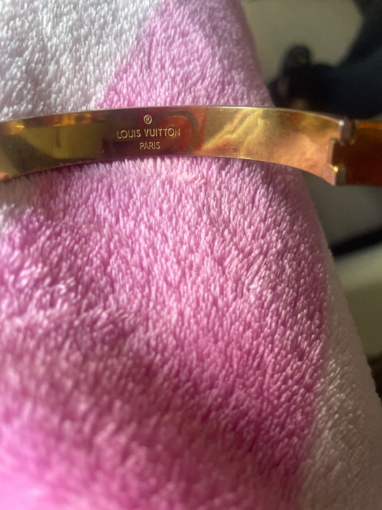Louis Vuitton Gold Bracelet – Good Condition