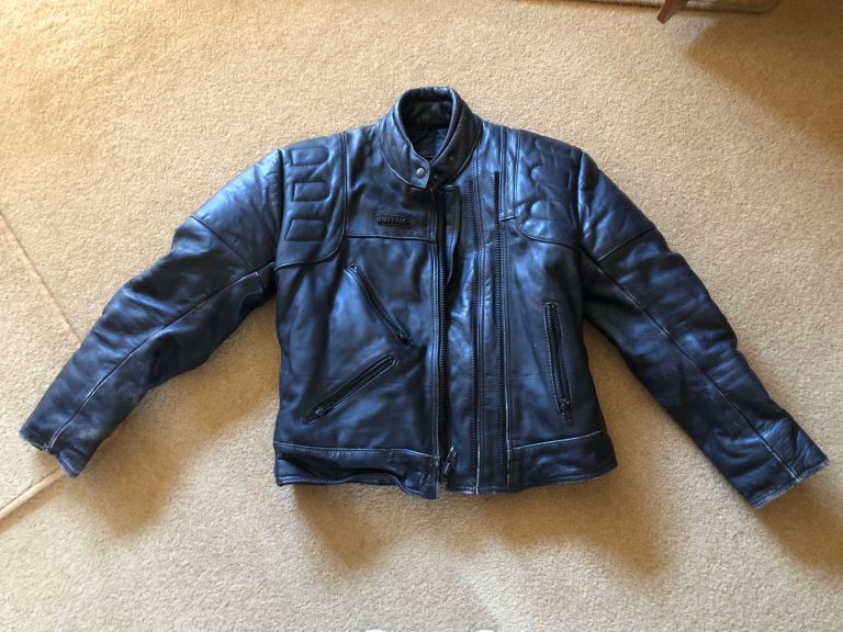 Ladies black leathers biker jacket & trousers 