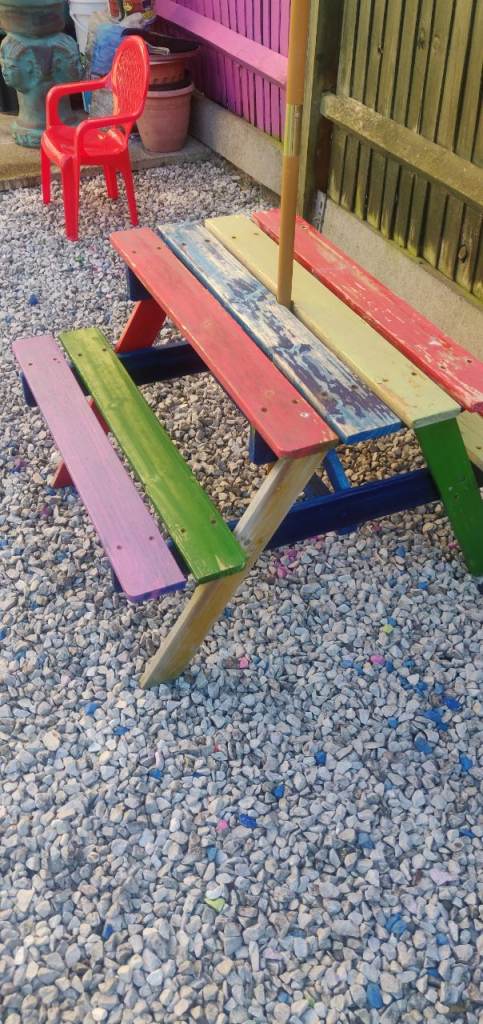 Children picnic table 