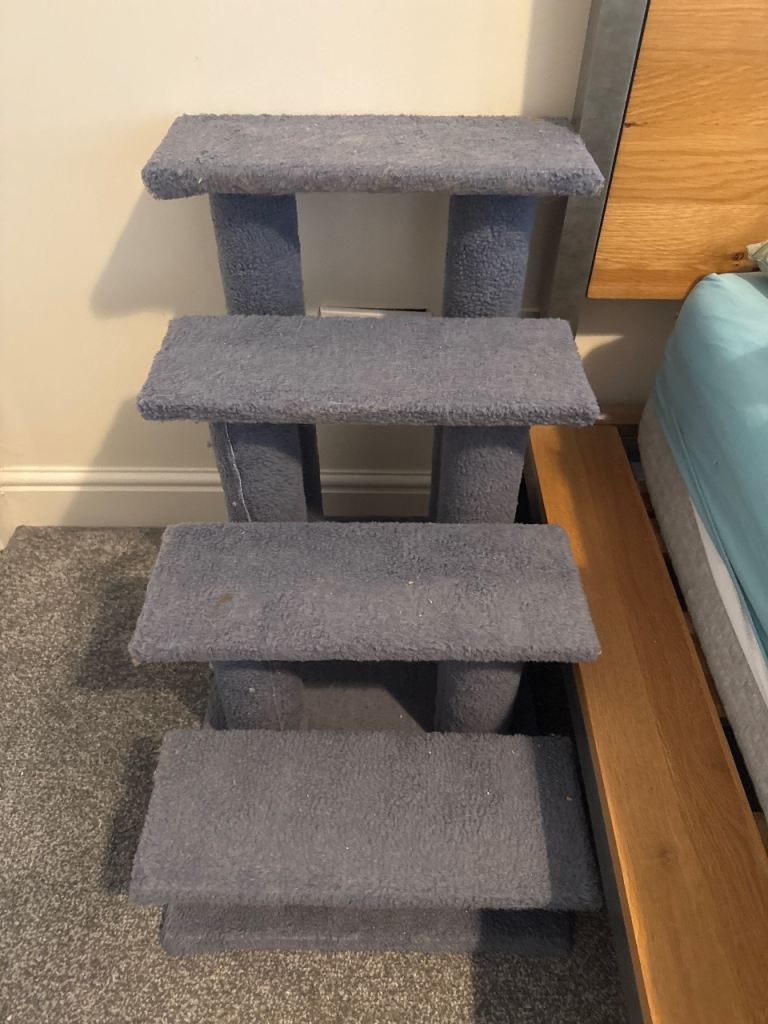 Cat steps- free- pick up