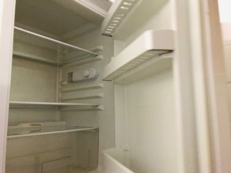 🚚 beko under counter fridge can deliver £40